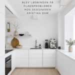 Maison de Kristina Dam agrandie avec un design moderne, mettant en avant l'espace lumineux et fonctionnel.