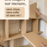 Photo d'une étagère murale en bois sur mesure, sans clous ni vis, décorée avec des livres et des plantes.