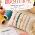 Un bracelet en fil coloré avec des perles, fait main