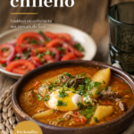 Bol d'ajiaco chileno garni de persil et de maïs, plat réconfortant chilien.