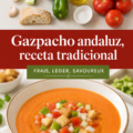 Bol de gaspacho andalou frais avec légumes colorés et herbes