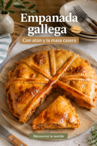 Empanadas maison dorées, garnies de thon et prêtes à être dégustées.