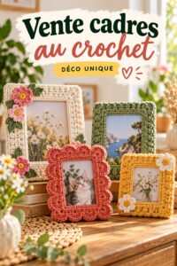 Cadre au crochet artisanal exposé sur une étagère en bois